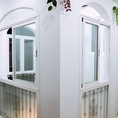 Triana Riverside Guesthouse Seville Exterior photo