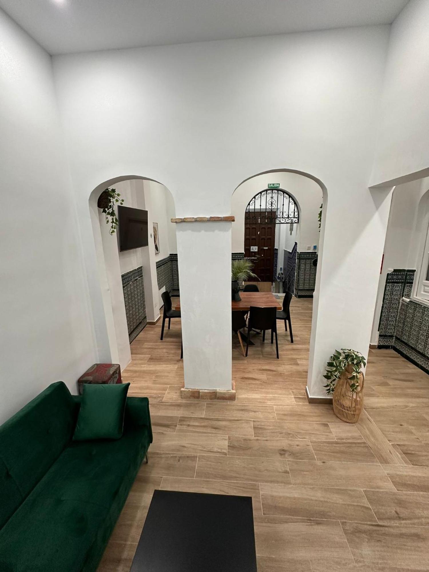Triana Riverside Guesthouse Seville Exterior photo